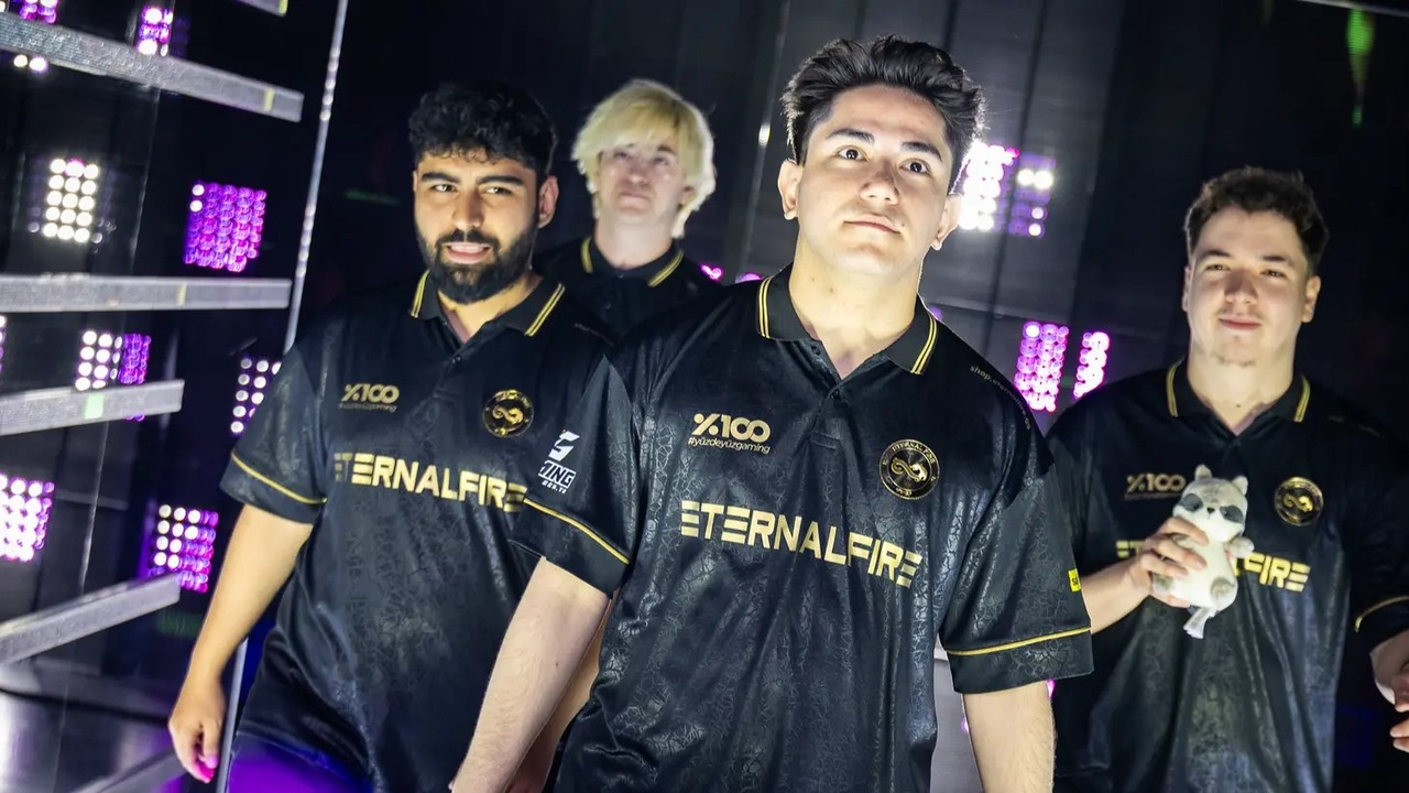 Eternal Fire Valorant-spelers lopen het VCT EMEA-podium op