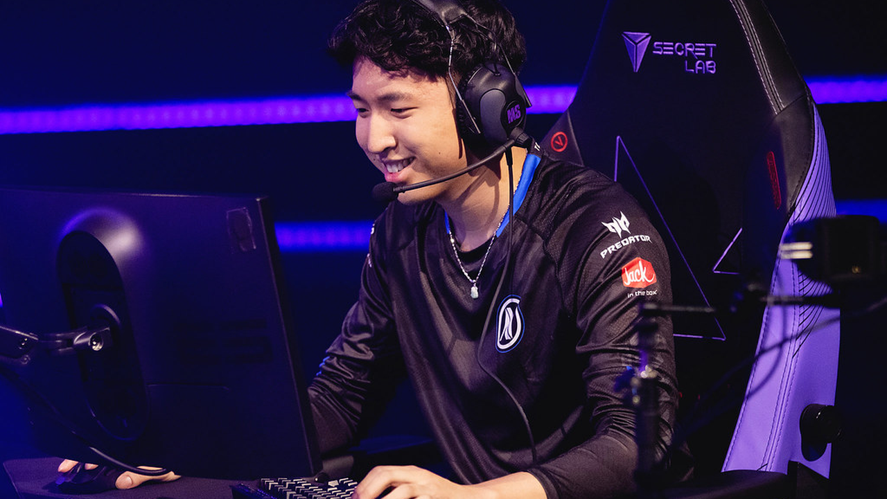 Marved in competitie op het podium tijdens een internationaal VALORANT-evenement