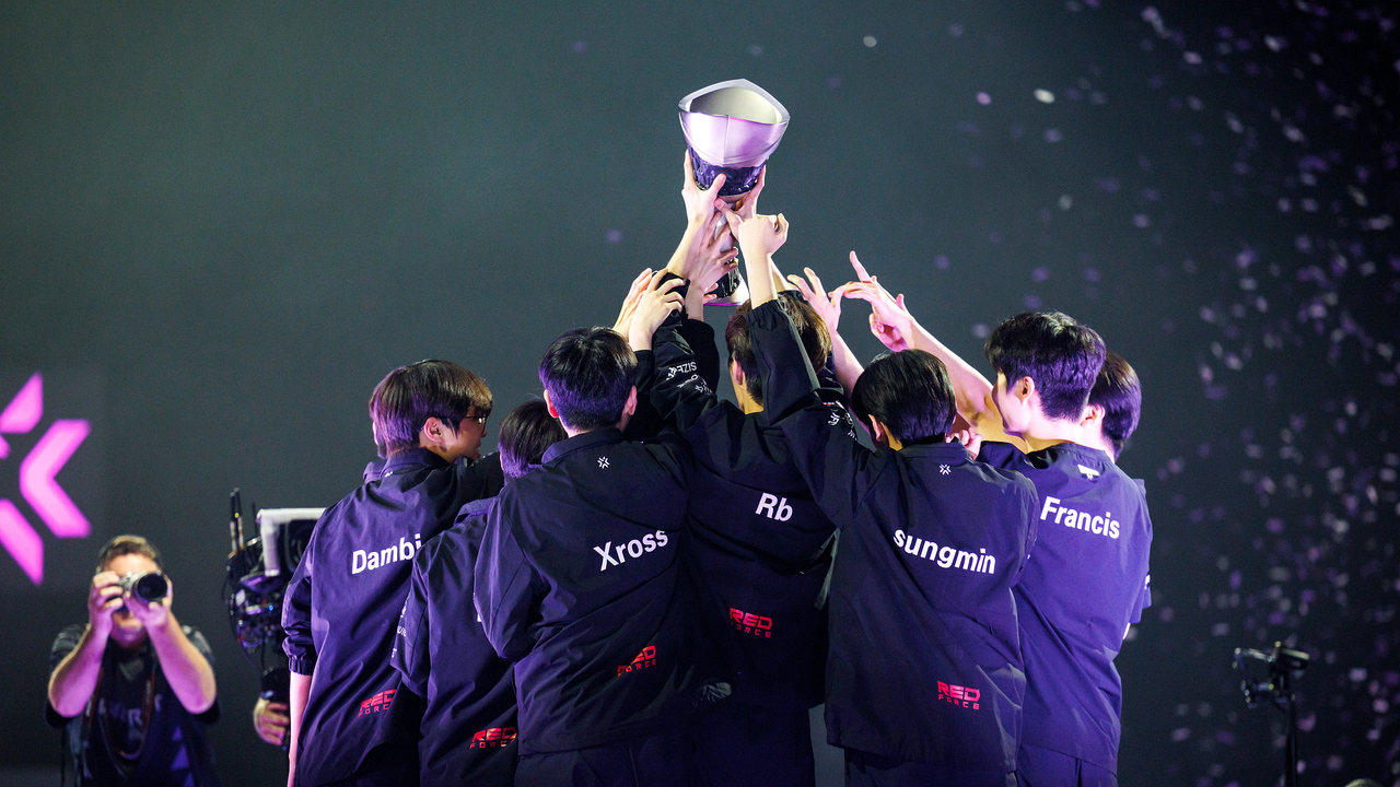 Spieler von Nongshim RedForce feiern während eines Valorant-Events 2026