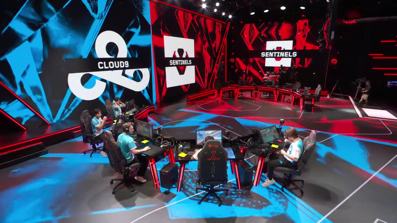 Sentinels vieren hun nipte seriezege op Cloud9