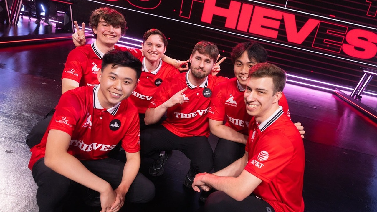 100 Thieves Valorant players pose together on stage