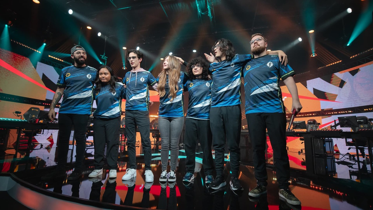 Evil Geniuses Game Changers-spelers staan samen op het podium