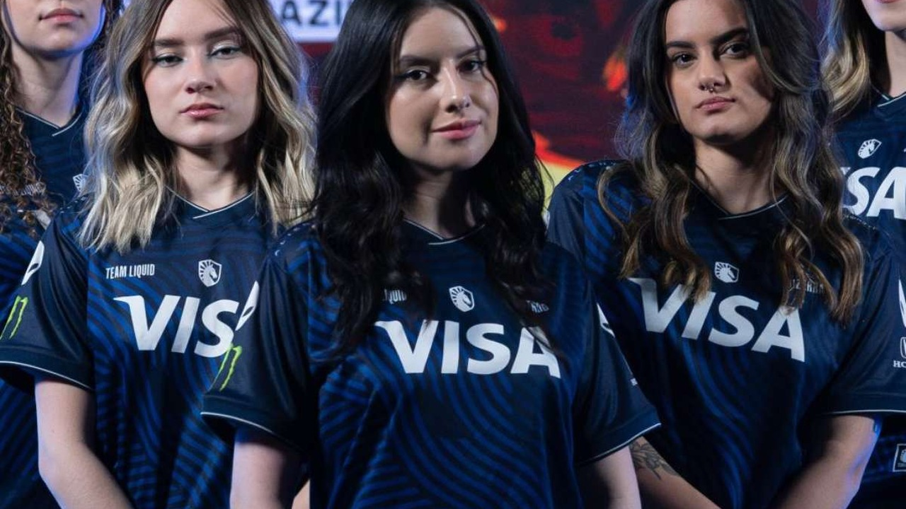 Fünf Spieler von Team Liquid Brazil stehen gemeinsam in Teamtrikots