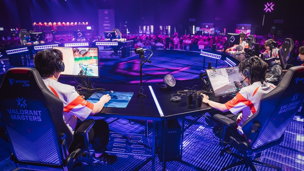 All Gamers Valorant-spillere bukker sammen på scenen