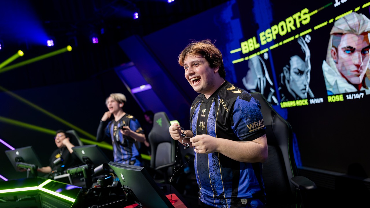 A BBL Esports player smiles at his tournament computer on the VCT EMEA stage